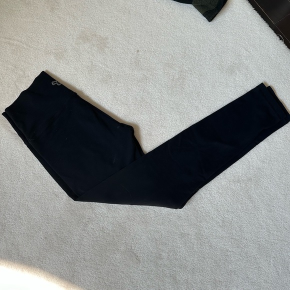 Aritzia TNA black leggings size M - Picture 1 of 4